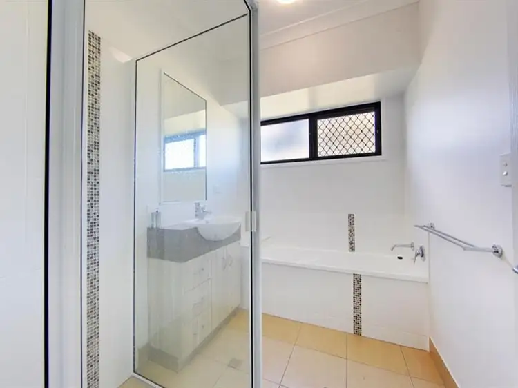 Sixth view of Homely house listing, 2/7 Frederick St, Oonoonba QLD