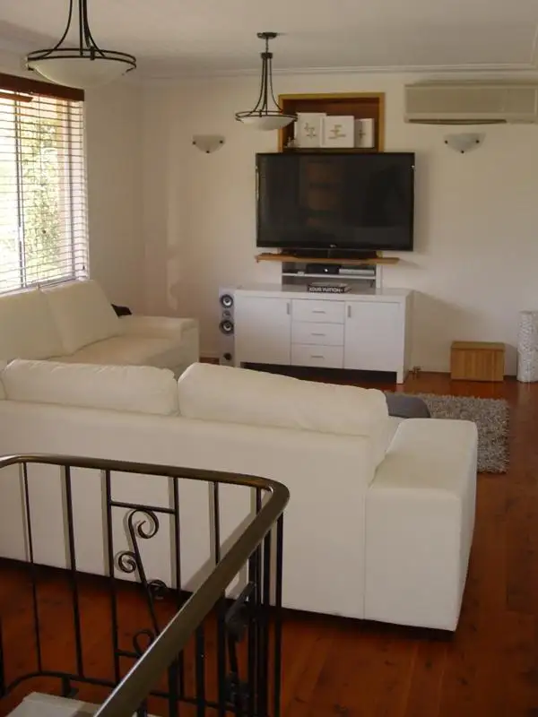 Second view of Homely house listing, 5 Dalton Cl, Belmont North NSW