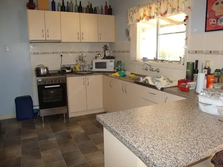 1 Smith St, East Carnarvon WA