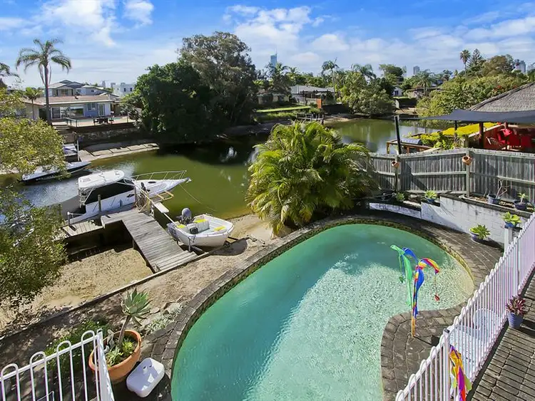 9 Monterey Ct, Broadbeach Waters QLD