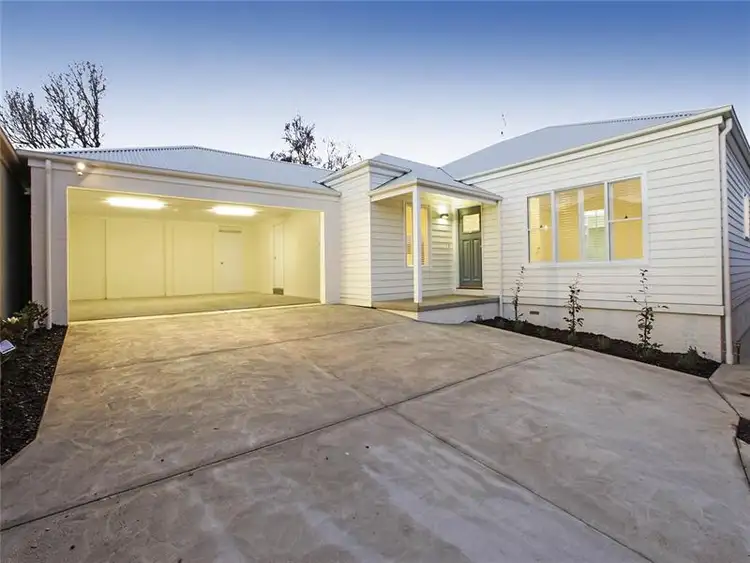 42B Nicholas St, Newtown VIC