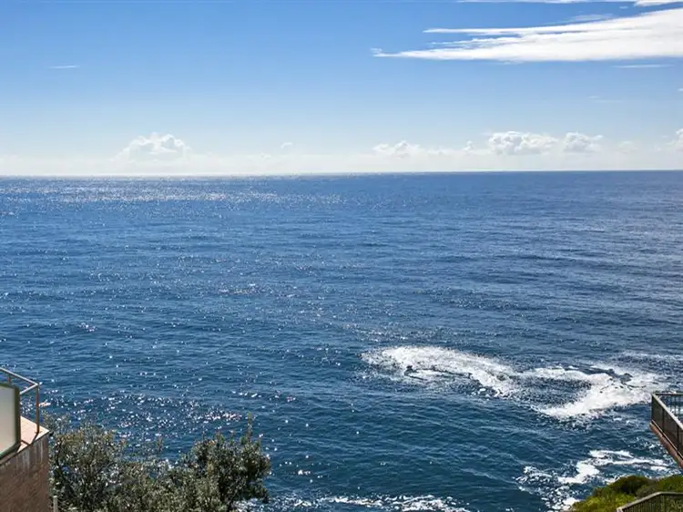 24 Ian Lane, North Curl Curl NSW