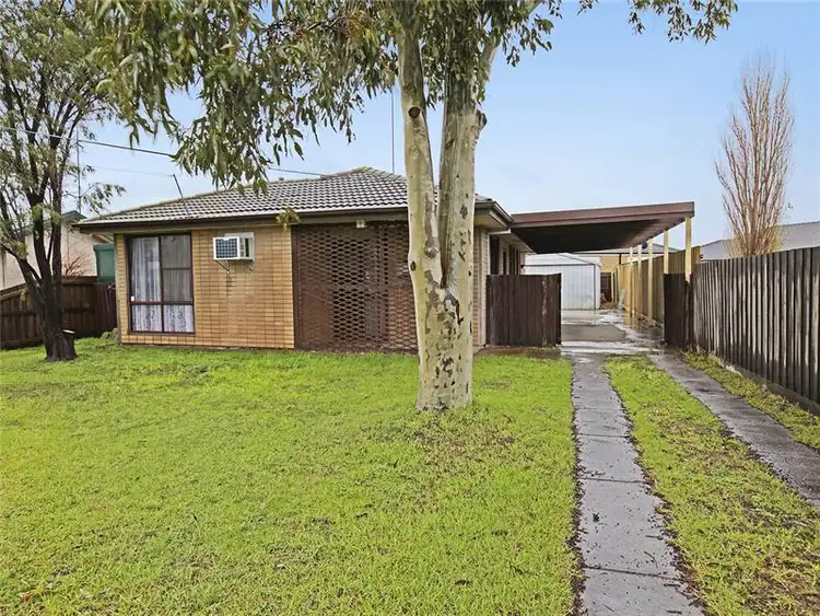 98 Fairbairn Dr, Corio VIC