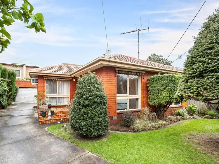 28 Snowdon Dr, Cheltenham VIC