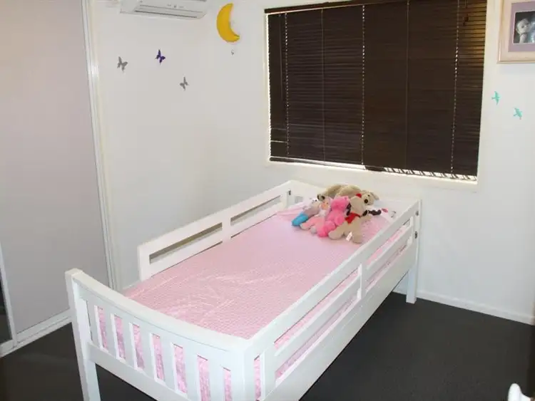 Sixth view of Homely house listing, 5 Werite Ct, Boyne Island QLD