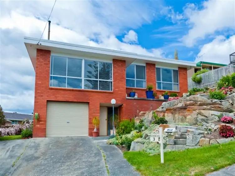 3 Coolangatta St, Lindisfarne TAS