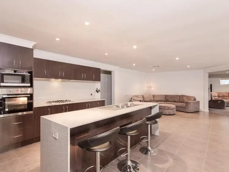 Seventh view of Homely house listing, 11 Selma Cl, Lynbrook VIC