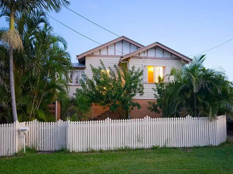 23 Tenth Ave, Coorparoo QLD