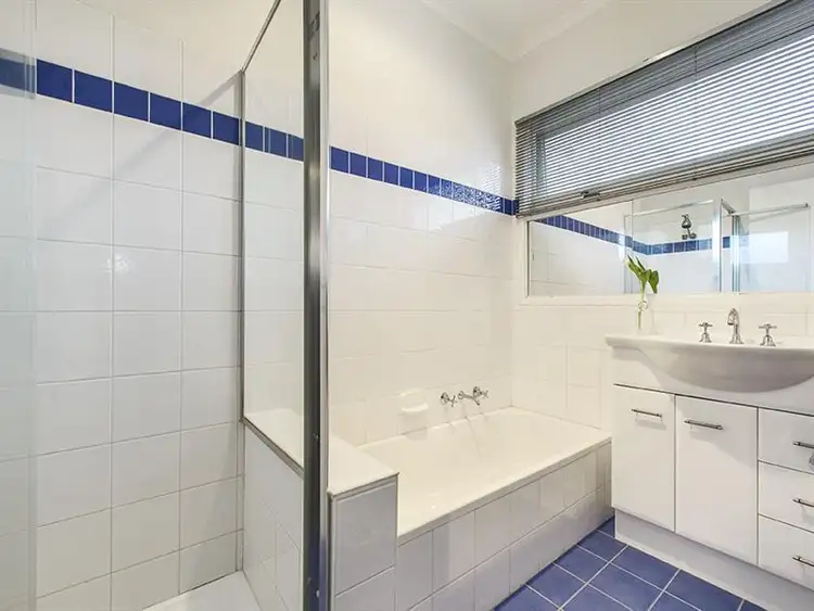 Sixth view of Homely unit listing, 2/61 Boisdale St, Surrey Hills VIC
