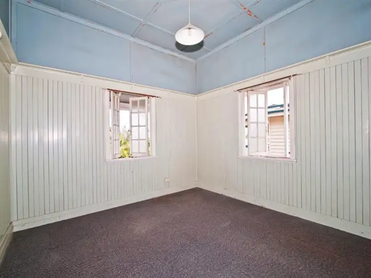 Fourth view of Homely house listing, 5 Castle St, Fairfield QLD