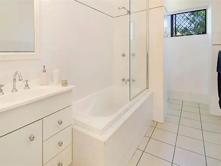 Fifth view of Homely unit listing, 3/10 Wellington St, Clayfield QLD