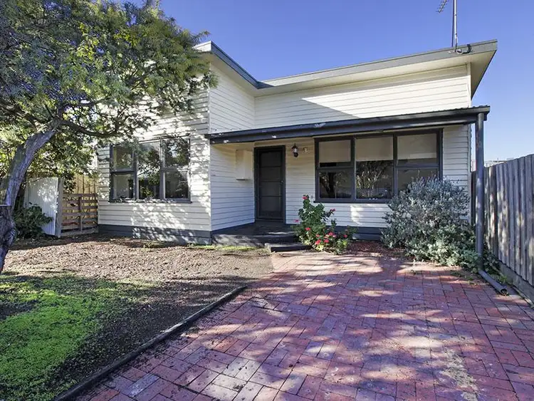 36 Roseneath St, North Geelong VIC