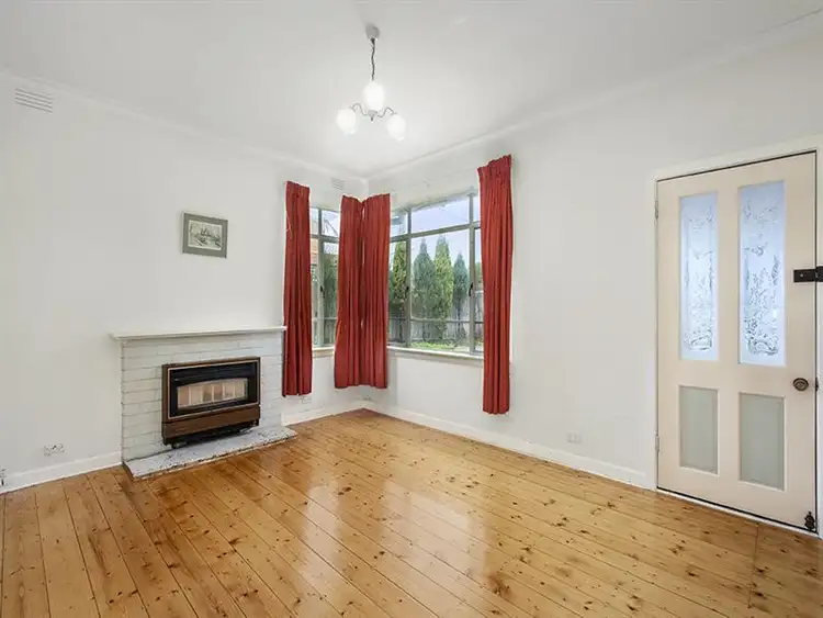 6 Mary Ave, Heidelberg Heights VIC