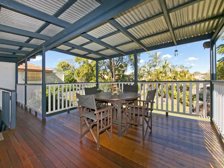 Fifth view of Homely house listing, 10 Sorrento St, Wynnum West QLD