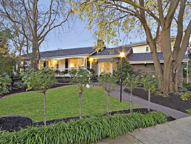 16 Vista Rd, Newtown VIC