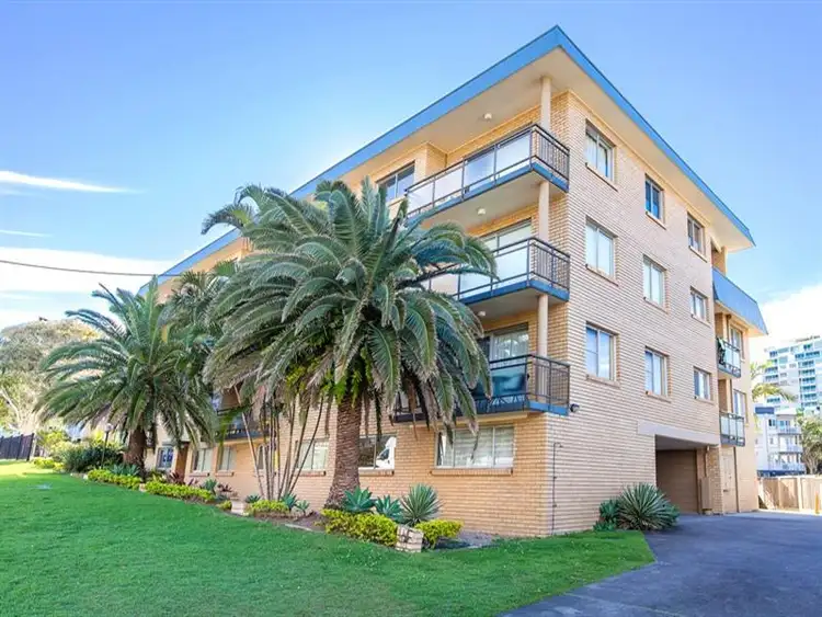 Unit 3 'Kings Crest' 2 Moreton Pde, Kings Beach QLD