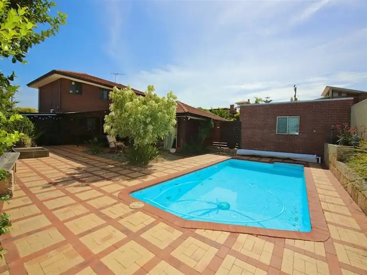 26 Campbell Dr, Hillarys WA