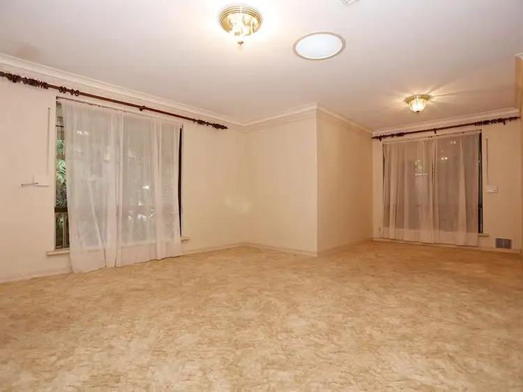 Seventh view of Homely house listing, 8 Niagara Pl, Morley WA