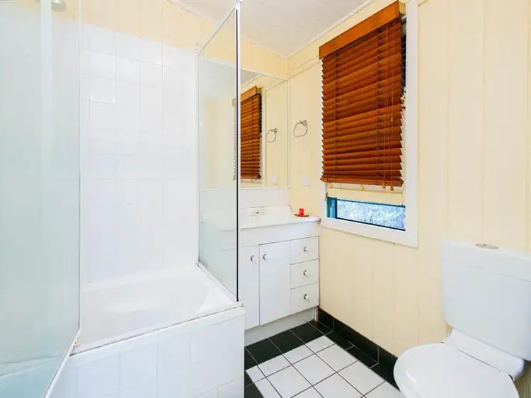 Fourth view of Homely house listing, 40 Beatrice St, Greenslopes QLD