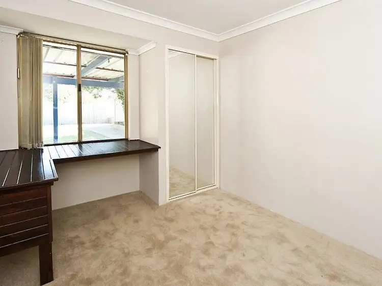 Fourth view of Homely house listing, 10 Mariner Pl, Cooloongup WA