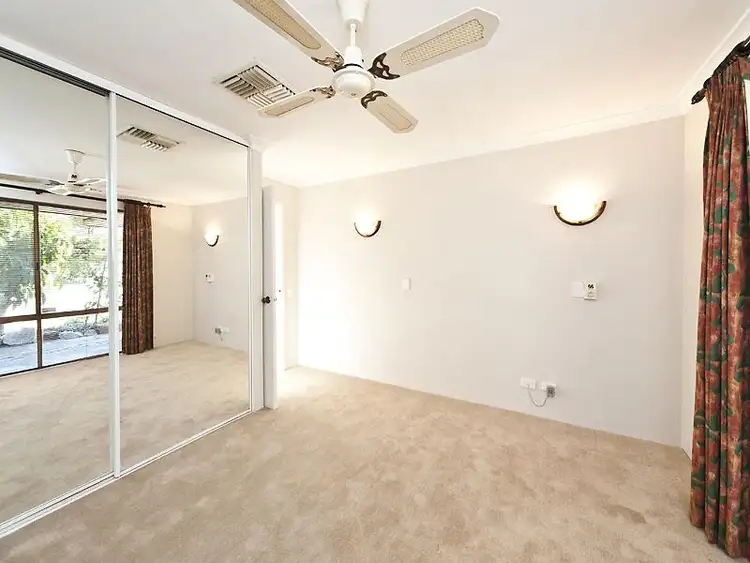 Sixth view of Homely house listing, 10 Mariner Pl, Cooloongup WA