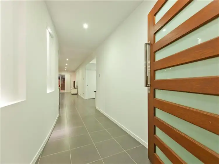 Second view of Homely house listing, 8 Maged Pl, Thornlands QLD