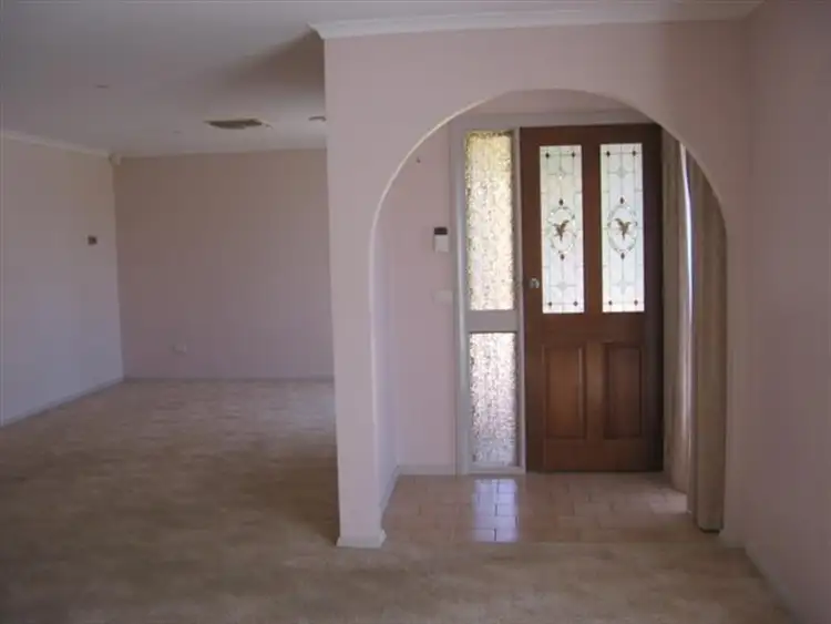 Second view of Homely house listing, 5 Leslie Mews, Yarrawonga VIC