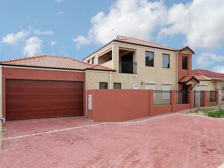 3/8 Palmer Pl, Embleton WA