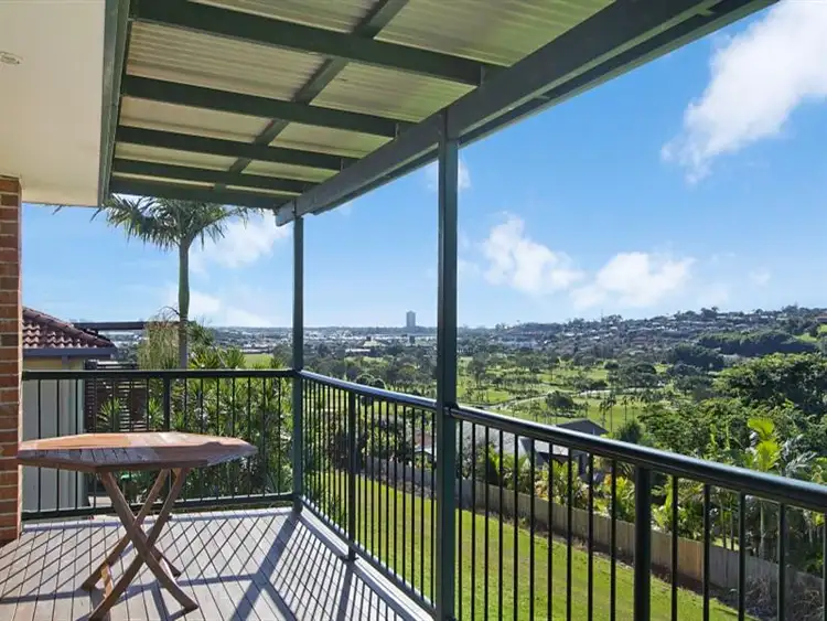 2/11 Sequioa Ct, Banora Point NSW
