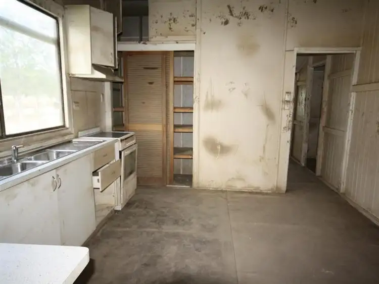 Seventh view of Homely house listing, 6 Stuart-Russell St, Mundubbera QLD