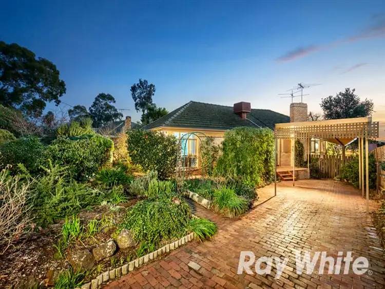 19 Bond Ave, Blackburn South VIC