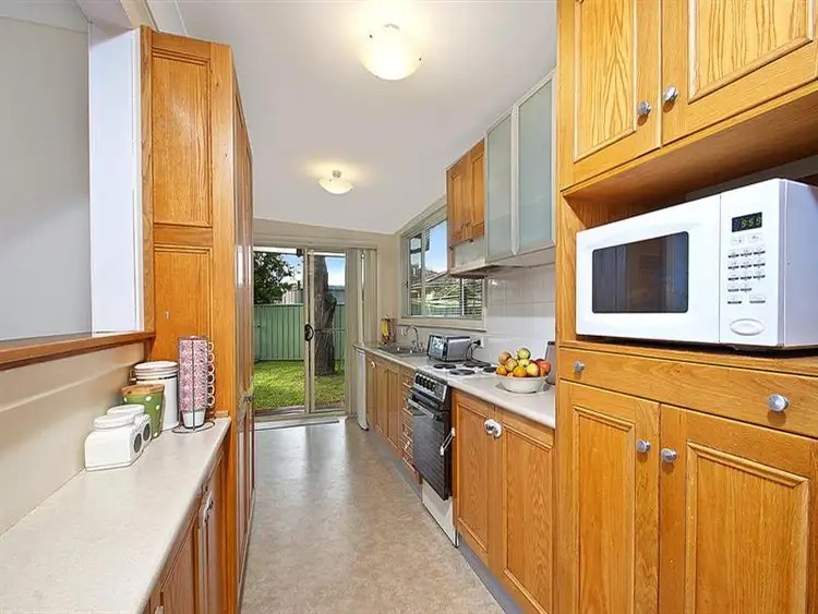 Sixth view of Homely house listing, 18 Tinakill Ave, Engadine NSW