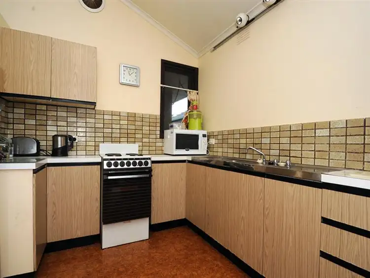 Fourth view of Homely unit listing, 8 Chelbara Ct, Chelsea VIC