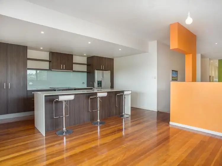 60 Bennetts Rd, Camp Hill QLD