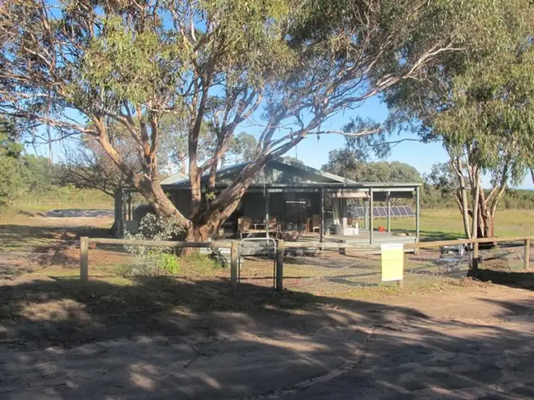 R11 Fifth Ave, French Island VIC