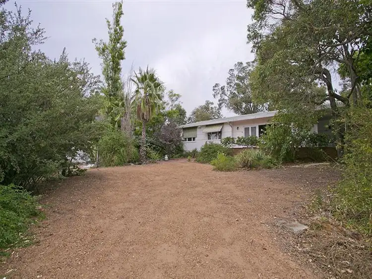 12 Snowball Rd, Kalamunda WA