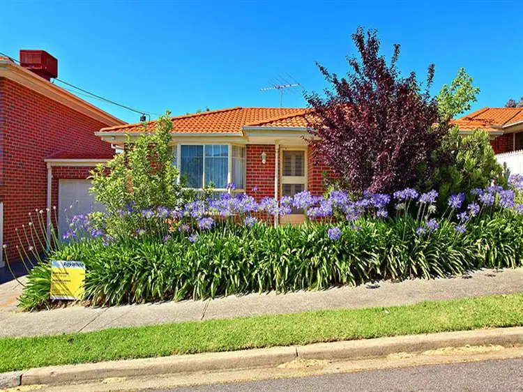 9 Oban Way, Macleod VIC