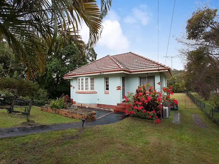 Second view of Homely house listing, 25 Pembroke Rd, Coorparoo QLD