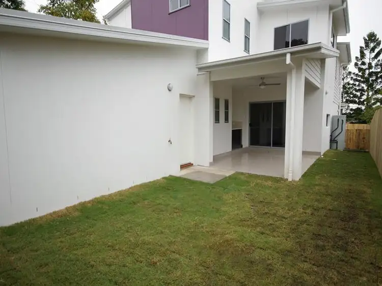 Sixth view of Homely unit listing, 1and2 / 4 Willow Rd, Redbank Plains QLD
