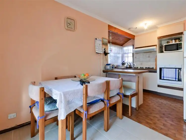 Fourth view of Homely house listing, 8 Ottery Ct, Craigieburn VIC