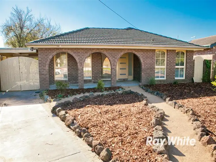 8 Rochester Rd, Somerville VIC