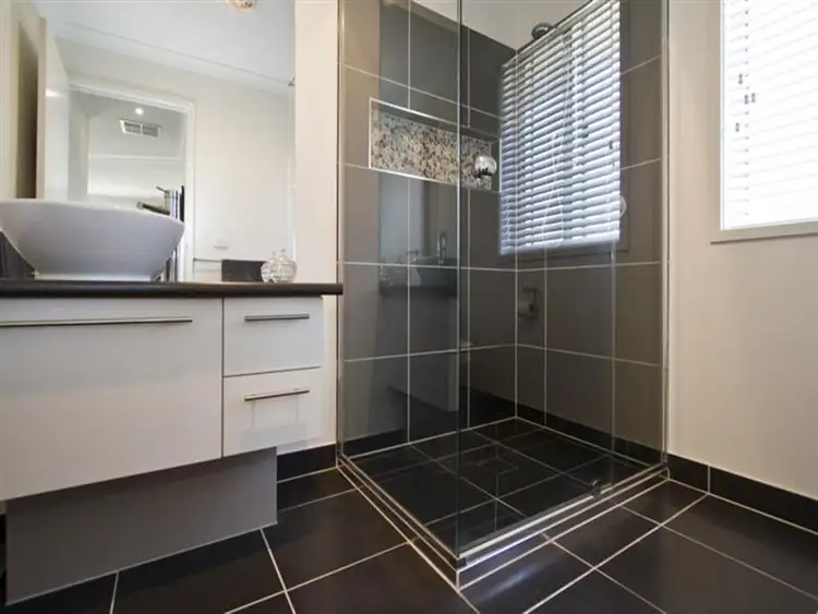 Fifth view of Homely house listing, 33 McKenzie Way, Doreen VIC
