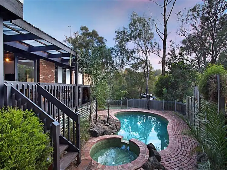 27 Progress Rd, Eltham North VIC
