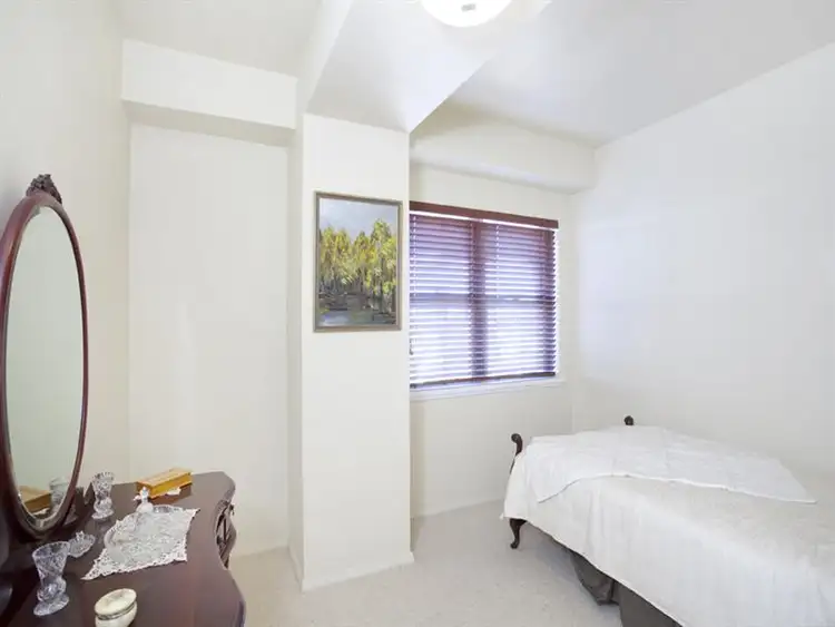 Seventh view of Homely apartment listing, 2F/182 Dornoch Tce, Highgate Hill QLD