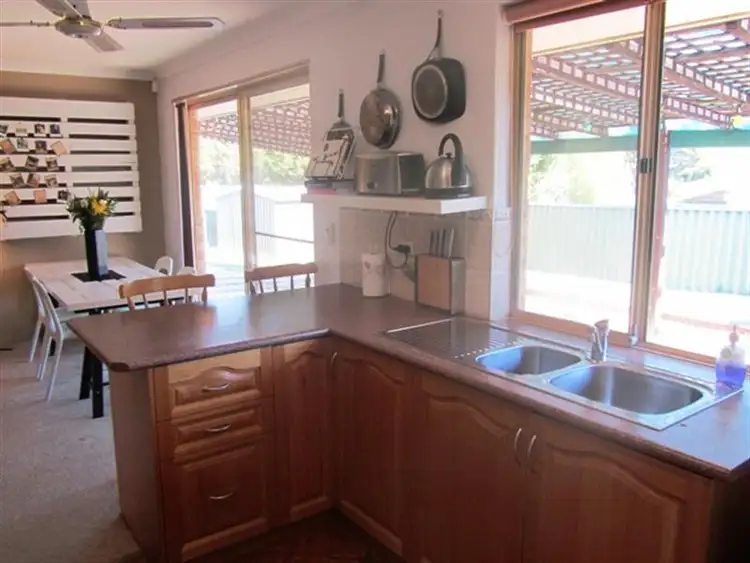 Seventh view of Homely house listing, 5 Loep Ct, Parmelia WA