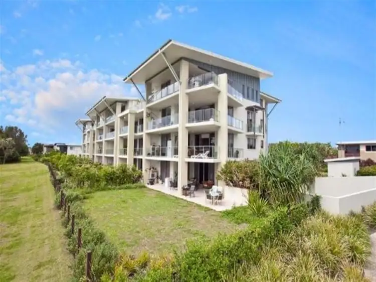7/8A Spinnaker Dr, Sandstone Point QLD