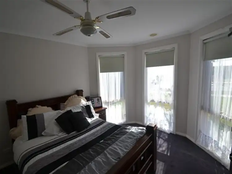 Second view of Homely house listing, 6 Grange Ct, Echuca VIC