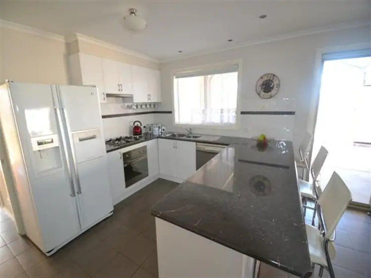 Fifth view of Homely house listing, 6 Grange Ct, Echuca VIC