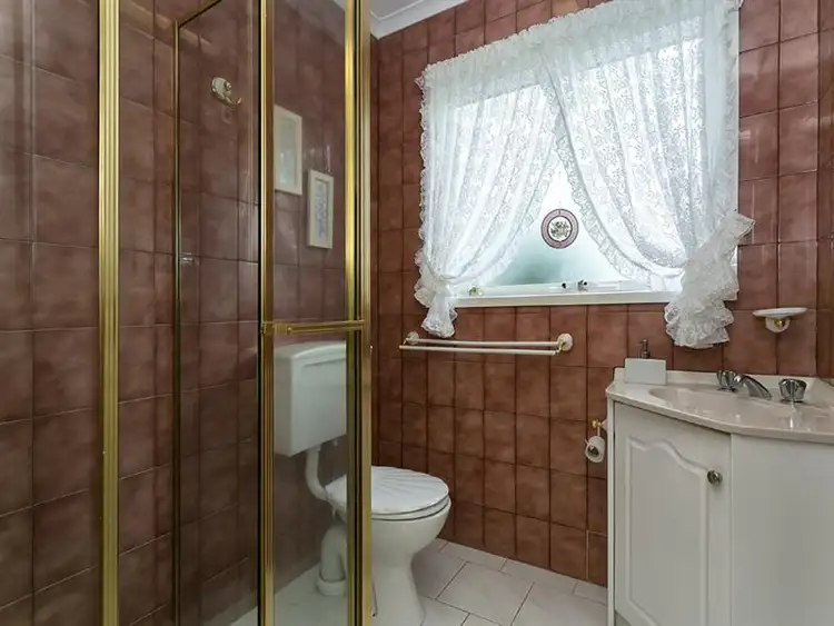 Seventh view of Homely house listing, 8 Firbank Tce, Albanvale VIC
