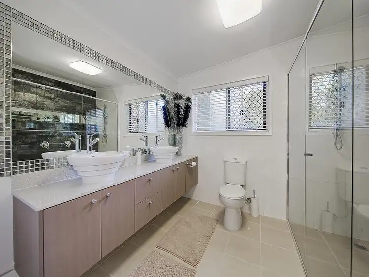 Sixth view of Homely house listing, 2 Weldon St, Birkdale QLD